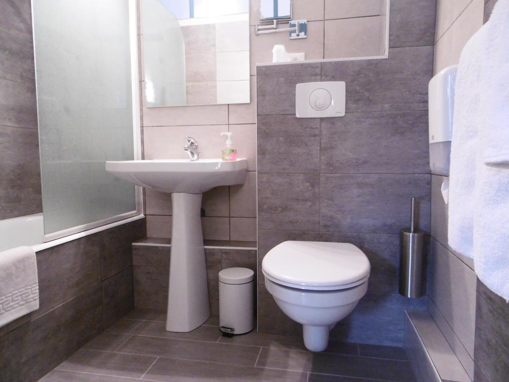 Hotel Le Littoral Lezardrieux Ngoại thất bức ảnh